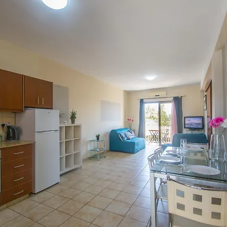 Laura's Two Bedroom Central 公寓